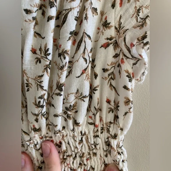 Abercrombie & Fitch Off The Shoulder Smocked Waist Peplum Top Size Medium - Picture 2 of 5